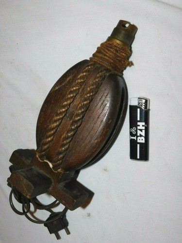 Jolie vraie ancienne poulie - jolie, à