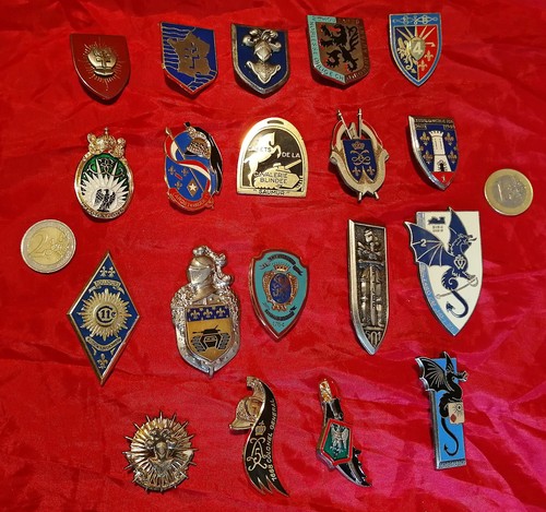 Insignes militaires cavalerie - militaires,