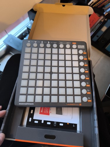 Contrôleur novation launchpad - contrôleur,