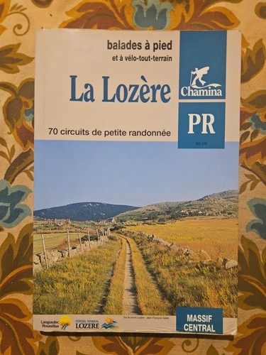 Balades pied à - À,