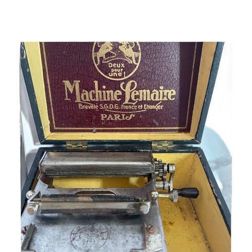 Ancienne machine rouler les - machine, à
