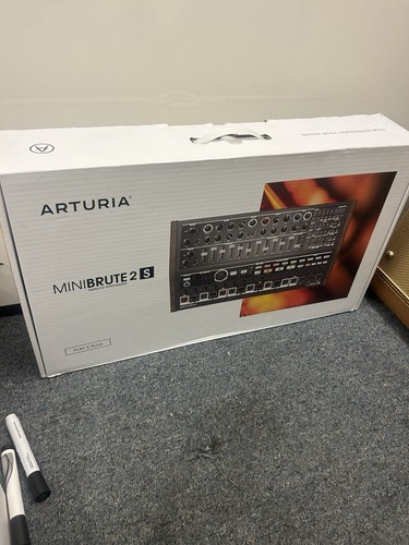 Arturia minibrute noir - arturia,