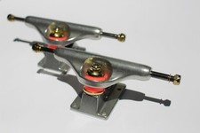 SKATEBOARD ALUMINUM TRUCKS