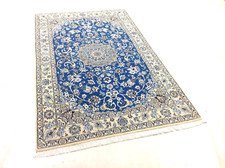 Magnifique Tapis Oriental Nain