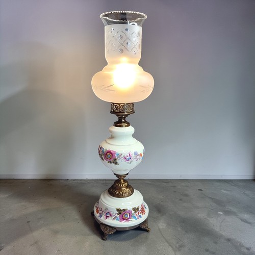 Lampe ancienne opaline décor