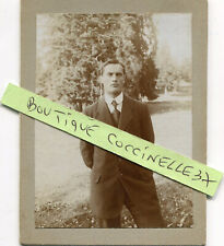 PHoto bel homme collée cartonnage du studio Jeanneret LA CHAUX DE FONDS Suisse