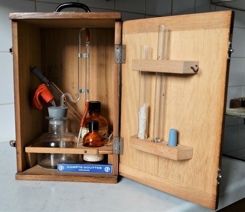 Coffret ancien chimie