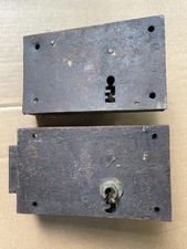 Deux anciennes serrures + une clef