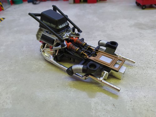 Moteur mercedes benz clk - 1/18,