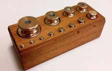 Belle boite ancienne de 12