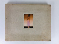 Souvenirs de vacances, David Hamilton, Éditions Robert Laffont, Paris, 1974.