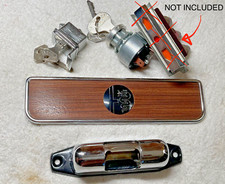 Alfa Romeo 105 GIULIA SPRINT GTV RADIO VENEER+DASH FITTINGS SET, NEW OLD STOCK