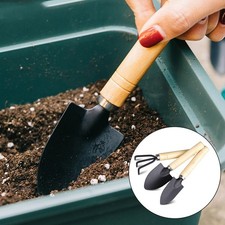 Outils de jardin en métal