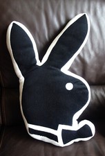 superbe coussin lapin noir