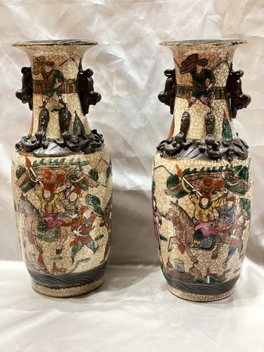 Une paire vases - paire, en