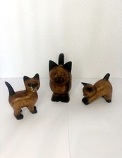 3 statuettes chats en bois