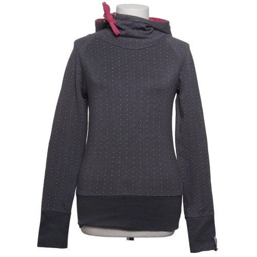 Alife and kickin sweat à - and, kickin,