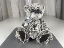 Ours en peluche artiste