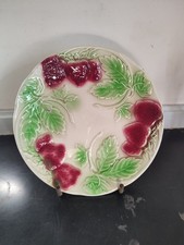 Assiette en barbotine à