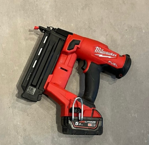 Milwaukee naylor tacker gun - milwaukee,
