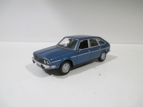 Renault r30 bleu - 30,