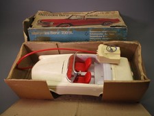 W424 ARNOLD Mercedes Benz 230 SL cabriolet télécommandée 42 cm