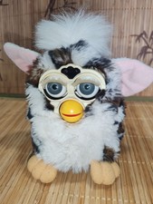 peluche interactif Furby Frog