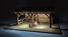 Creche de Nöel en bois "Petite Bergerie" éclairée
