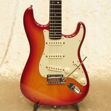 Guitare électrique Fender USA American Deluxe Stratocaster-01