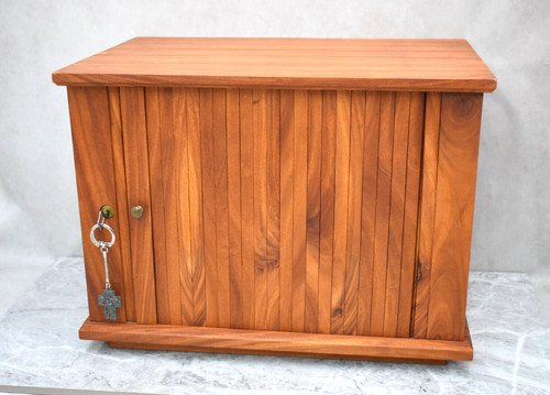 Older wood tabernacle with - older,