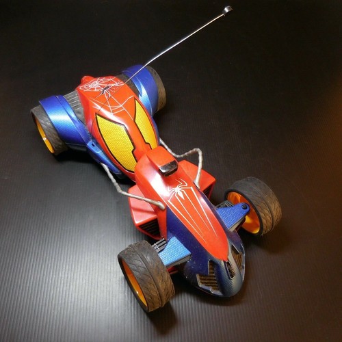 Voiture télécommandée