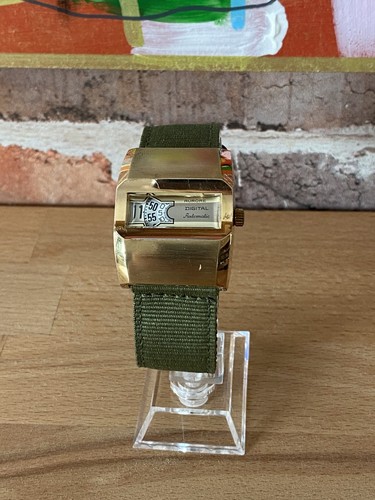 Montre guichet automatic - à,
