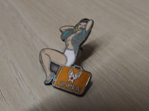 Pin avion avirex - pin's,