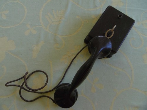 Ancien telephone mural - telephone,