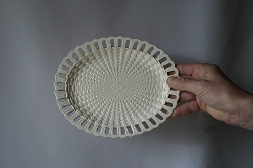 Petit plat ovale ancien - , en