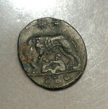 ROME Centenionalis ou nummus La Louve à gauche allaitant Rémus et ROMULUS