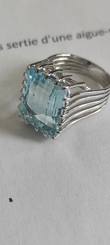 Bague blanc carats - or, aigue