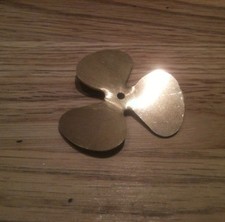 Hélice tripale pour bateau &
