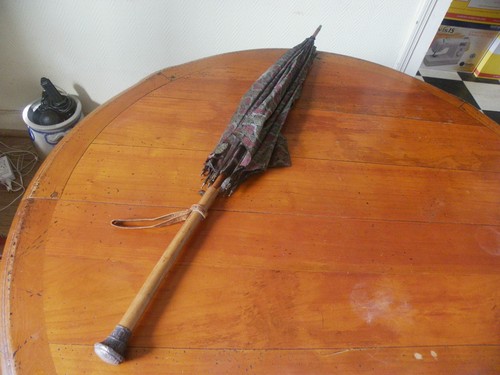 Parapluie ancien ossature bois - ancien-ossature,