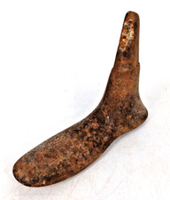 ANCIENNE ENCLUME EN FONTE