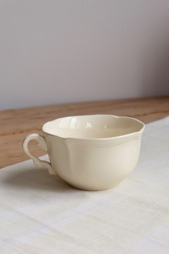 Tasse déjeuner ancienne - à,