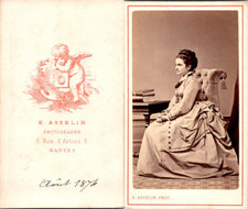 Asselin, Mantes, Jeune femme en pose assise Vintage CDV albumen carte de visit