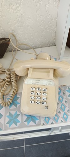 Ancien téléphone - ancien,
