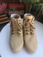 Chaussures montantes de marche