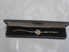 Montre femme YEMA PARIS QUARTZ années 80/90 dans sa boite d'origine Modèle rare