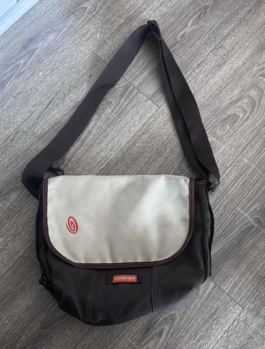 Timbuk2 messenger bag features