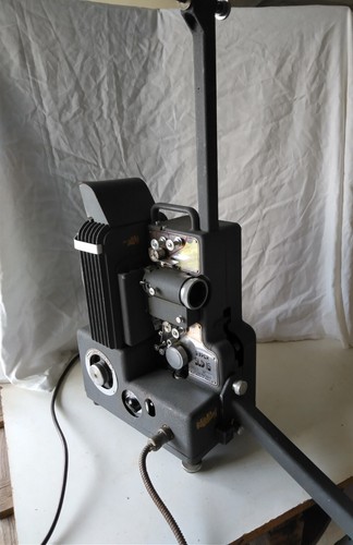 Ancien projecteur cinema - ancien,