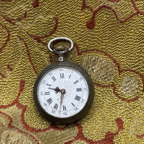 Ancienne petite montre - montre, a