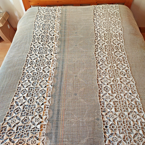 Linge ancien couvre lit - linge,