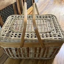 Belle petite valise/Panier